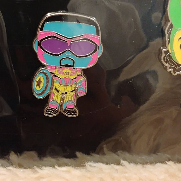 MARVEL X FUNKO 4 Enamel Pin GIFT SET #stockingstuffer - Picture 3 of 6